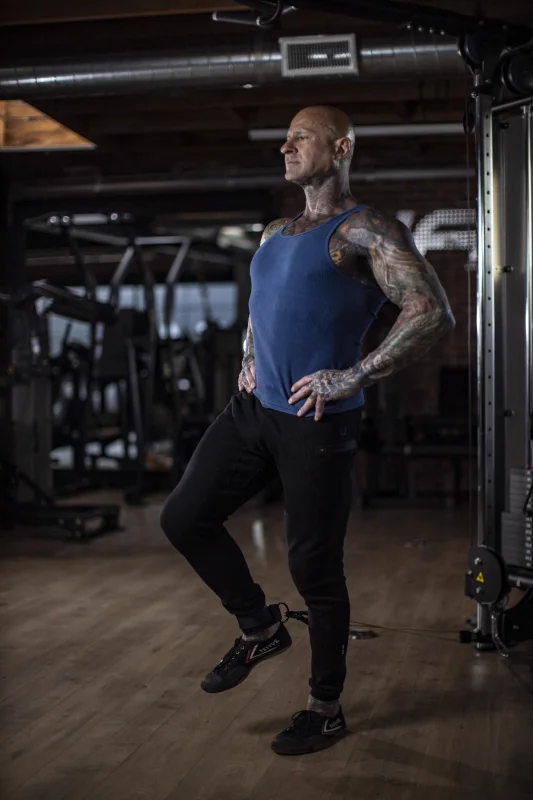 Standing One Leg Extension